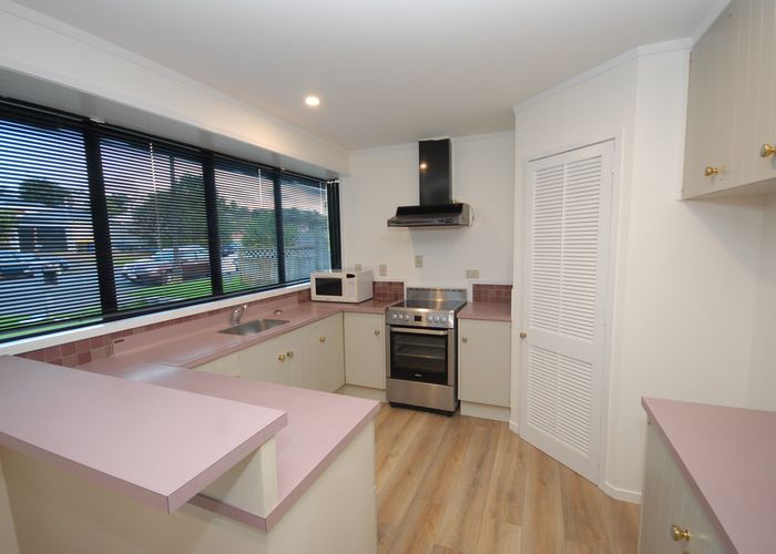  at 1/16 Centorian Drive, Windsor Park, Auckland