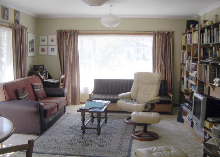  at 6 Sutton Crescent, Hillcrest, Hamilton
