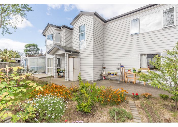  at 140P Hepburn Road, Glendene, Auckland