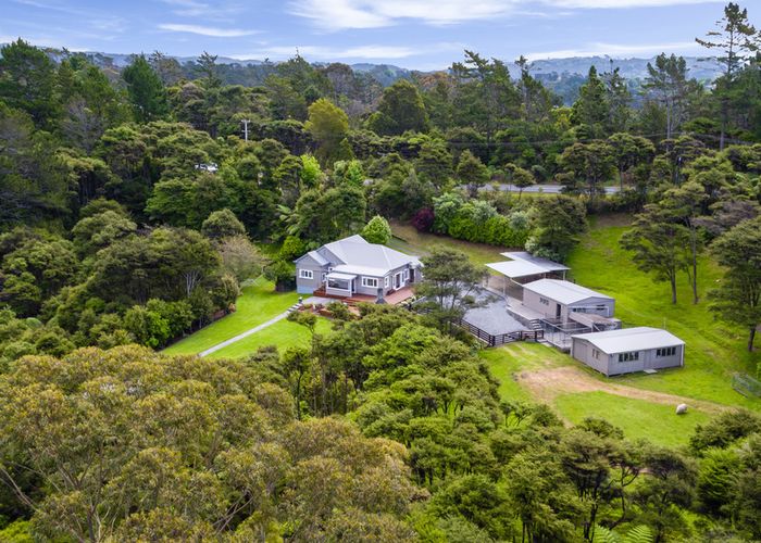  at 33 Sunnyvale Road, Swanson, Auckland