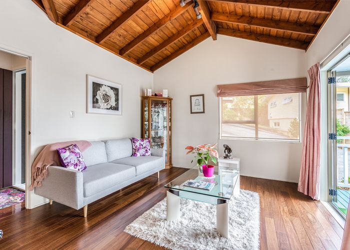  at 2/25 Nutsey Avenue, Northcote, Auckland