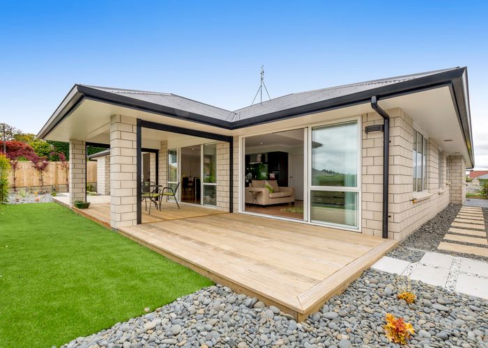 at 27 Benmore Crescent, Pyes Pa, Tauranga