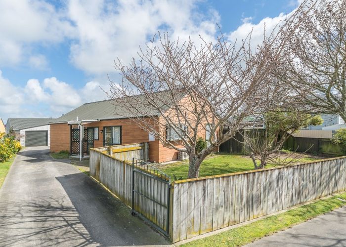  at 27 Charles Cross Street, Longburn, Palmerston North