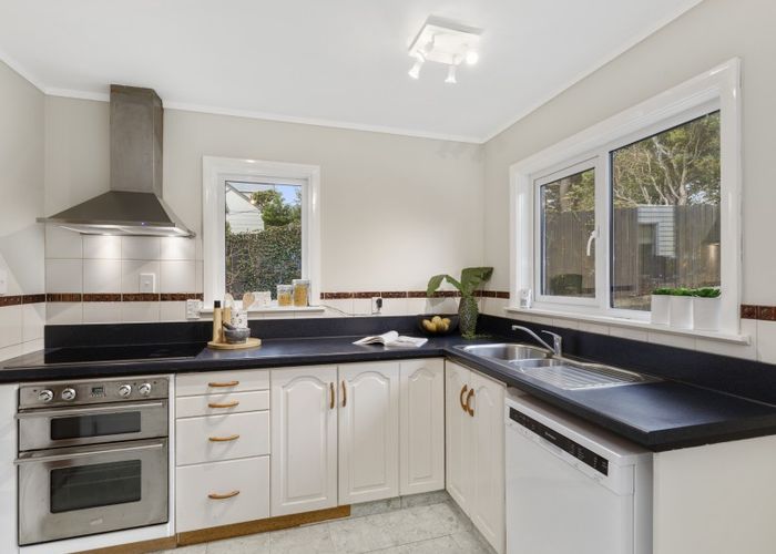  at 207 Miromiro Road, Normandale, Lower Hutt