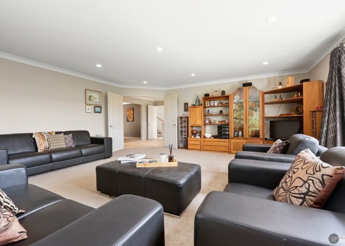  at 10 Pomare Road, Tirohanga, Lower Hutt