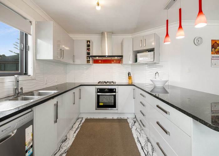 at 18 Jamaica Place, Blockhouse Bay, Auckland