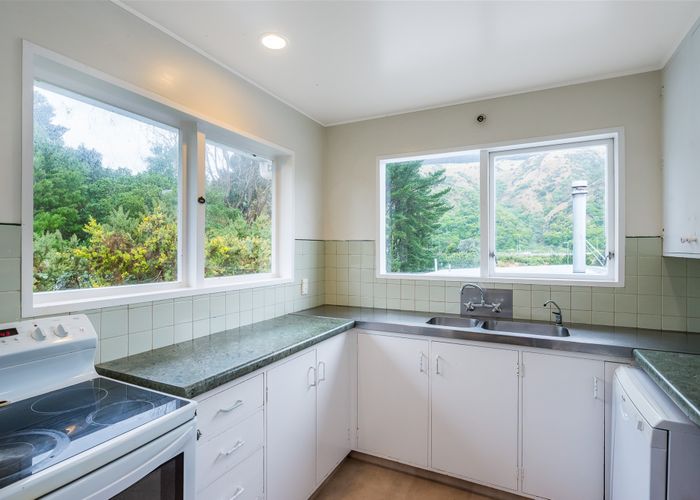  at 14 Leinster Avenue, Raumati South, Paraparaumu