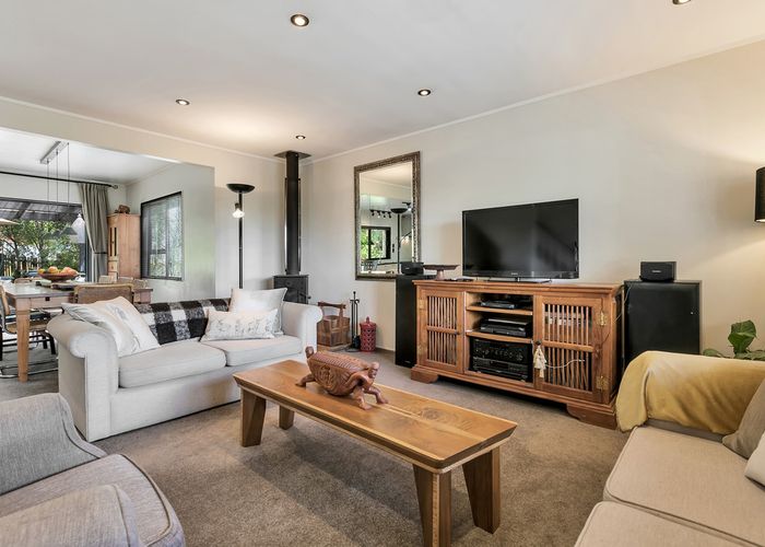  at 2/1 Tern Place, Unsworth Heights, Auckland