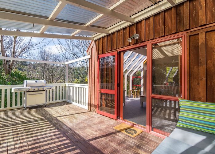  at 9 Avro Road, Blue Mountains, Upper Hutt
