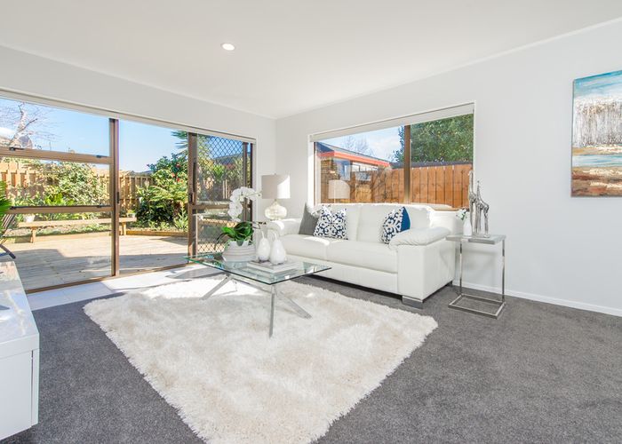  at 1/11 Golfland Drive, Golflands, Auckland