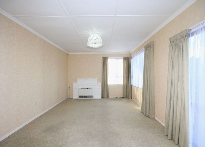  at 37 Hood Street, Castlecliff, Whanganui