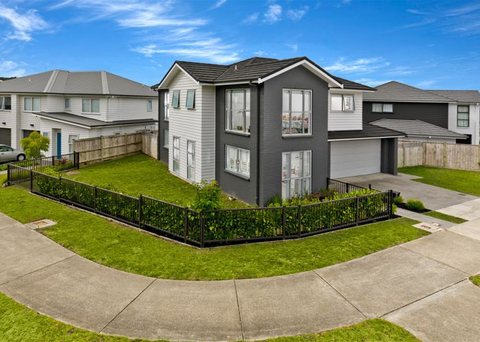  at 2 Frank Newton Road, Swanson, Auckland