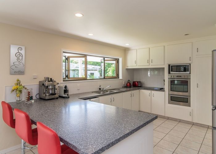  at 9 Graham Grove, Waikanae