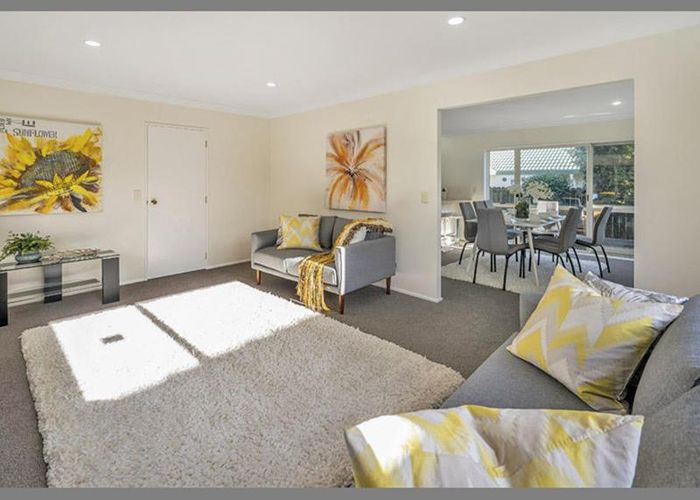  at 2/718 Chapel Road, Dannemora, Auckland