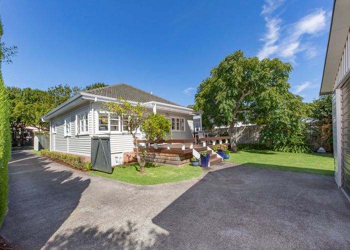 at 16 Jordan Avenue, Onehunga, Auckland