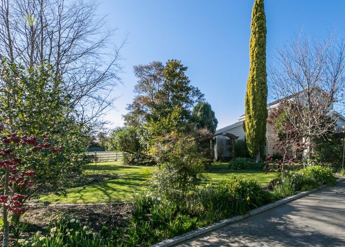  at 417 Saint Georges Road, Havelock North
