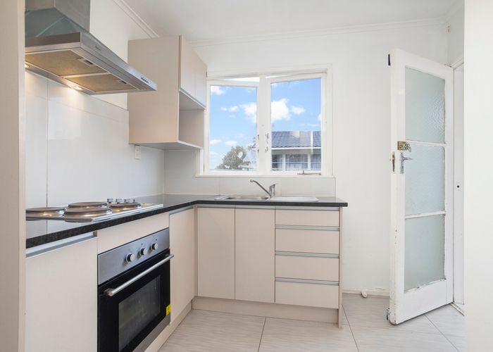  at 1/288 Rosebank Road, Avondale, Auckland