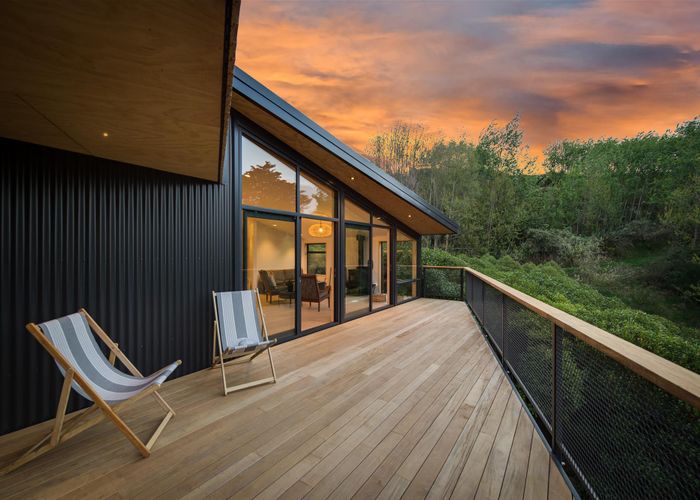  at 8 Rapanui Lane, Redcliffs, Christchurch