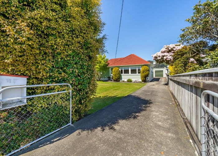  at 894 High Street, Avalon, Lower Hutt