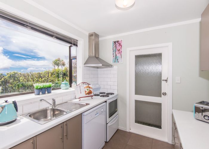  at 9A Colchester Cres, Newlands, Wellington