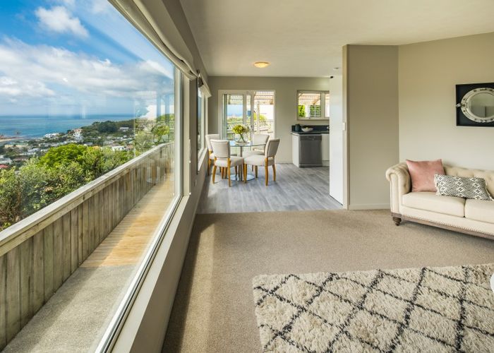  at 18 Dargle Way, Island Bay, Wellington