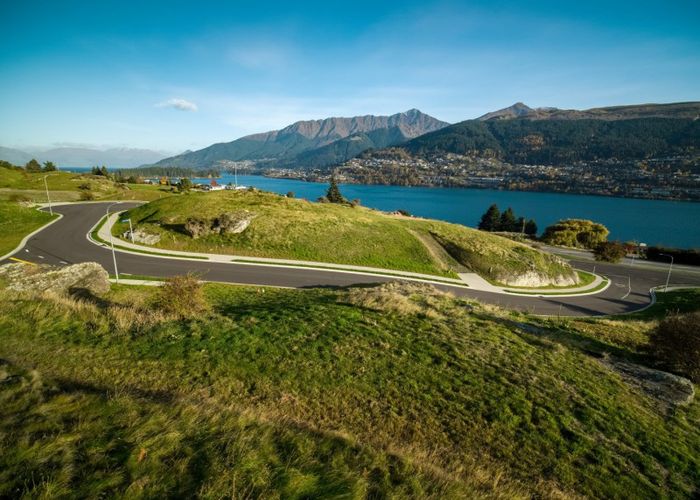  at 1 Elk Place, Kelvin Heights, Queenstown