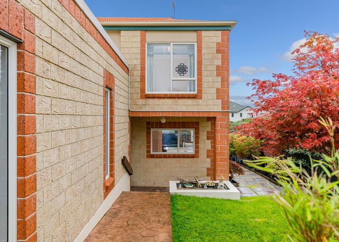  at 4/27 Lucienne Drive, Ranui, Auckland
