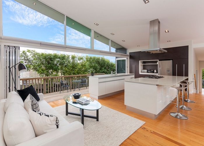  at 19 Newell Street, Point Chevalier, Auckland