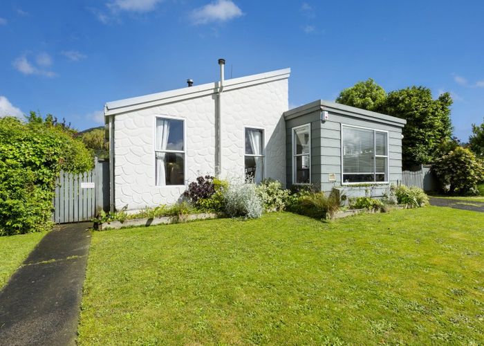  at 9 Akron Grove, Totara Park, Upper Hutt