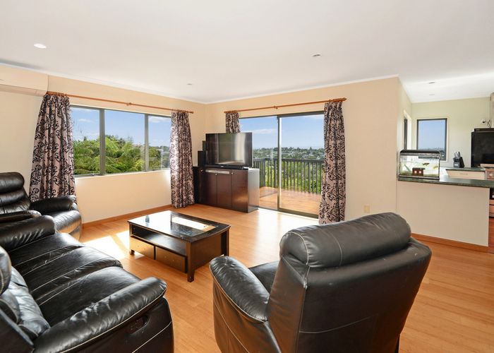  at 2/80 Manuka Road, Glenfield, Auckland