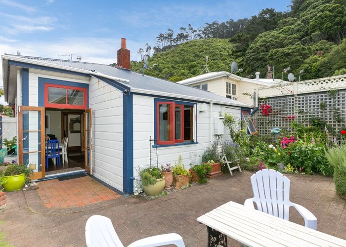  at 7 Aorangi Terrace, Thorndon, Wellington