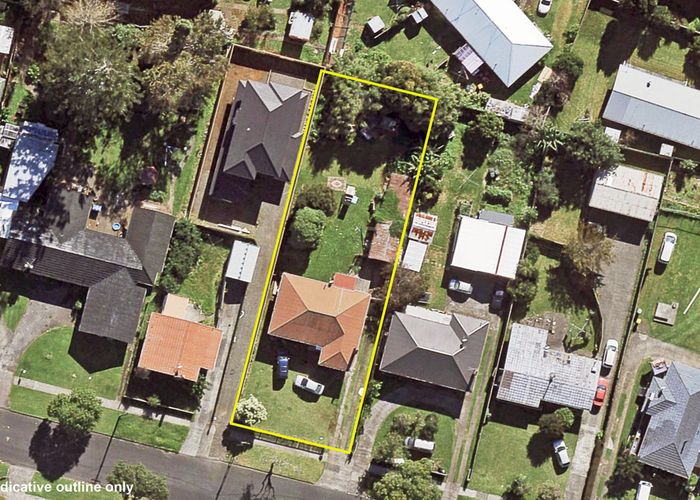  at 32 Hamilton Road, Papatoetoe, Auckland