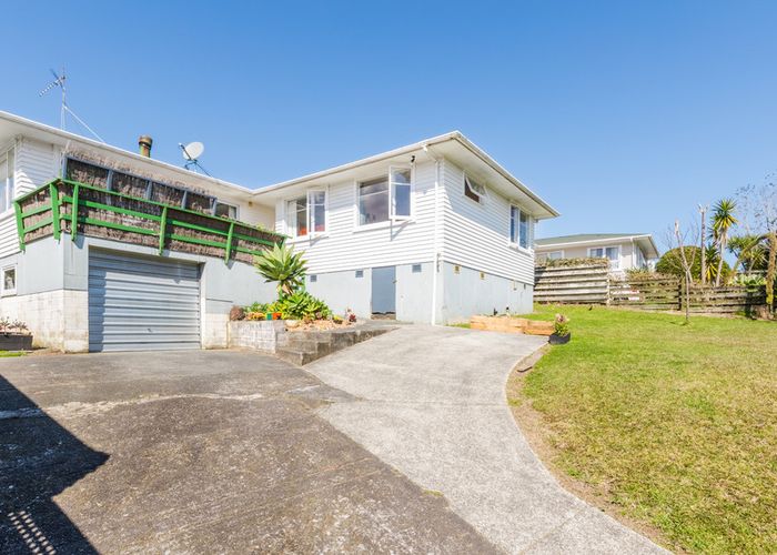  at 40 Commodore Drive, Lynfield, Auckland