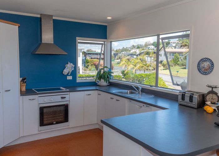  at 10 Fairwinds Place, Hihi