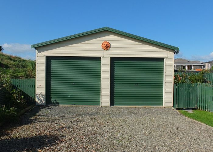  at 9 Warren Street, Foxton Beach, Foxton