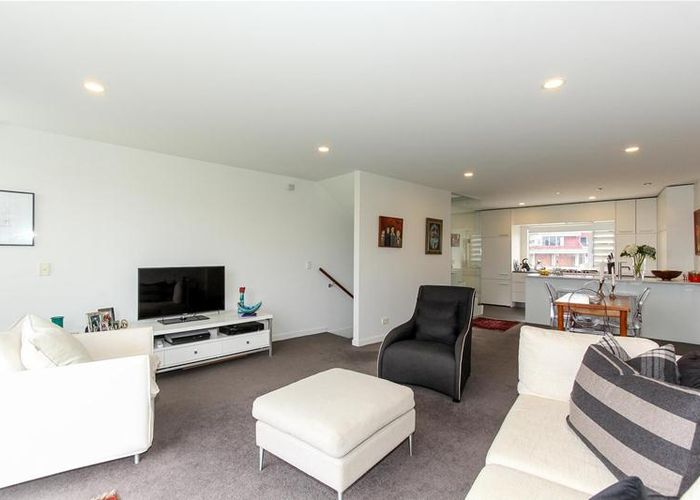  at 2D Nobs LINE, Strandon, New Plymouth