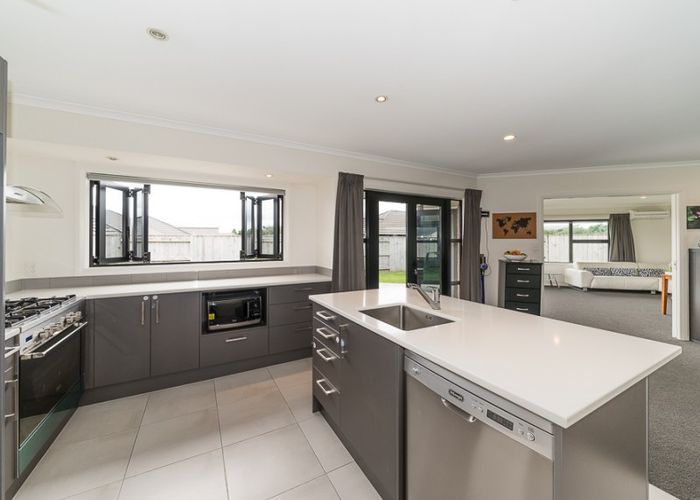  at 61 Rodeo Drive, Kelvin Grove, Palmerston North
