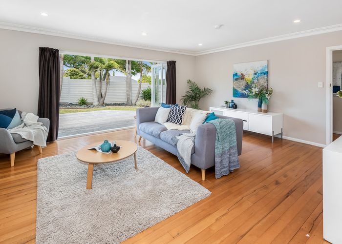  at 33 Howe Street, Howick, Auckland