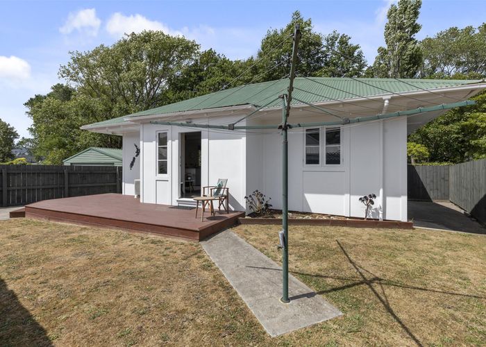  at 18 Young Grove, Stokes Valley, Lower Hutt