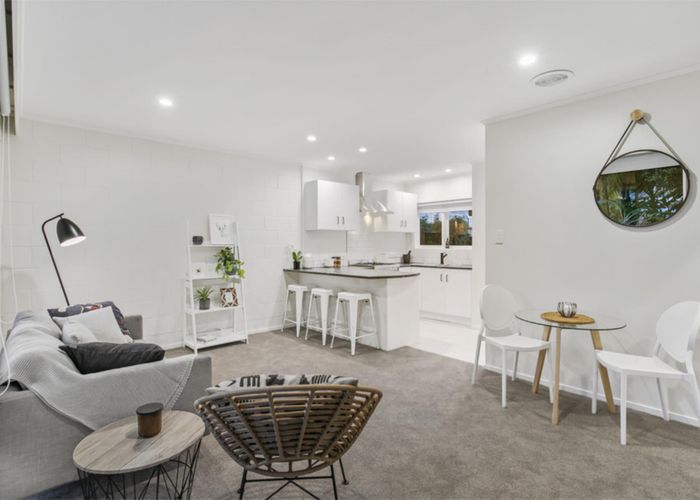  at 4/6 Parau Street, Three Kings, Auckland