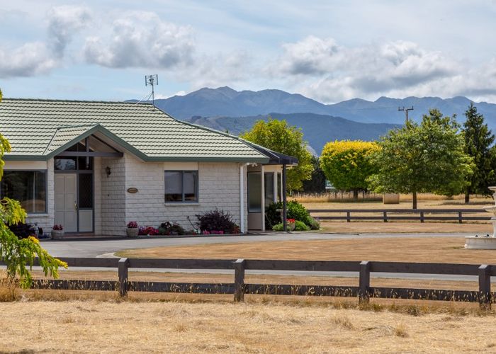  at 17 Hughes Line, Clareville, Carterton