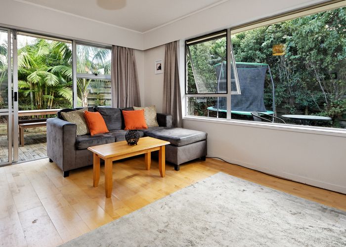  at 2/106 Colwill Road, Massey, Auckland