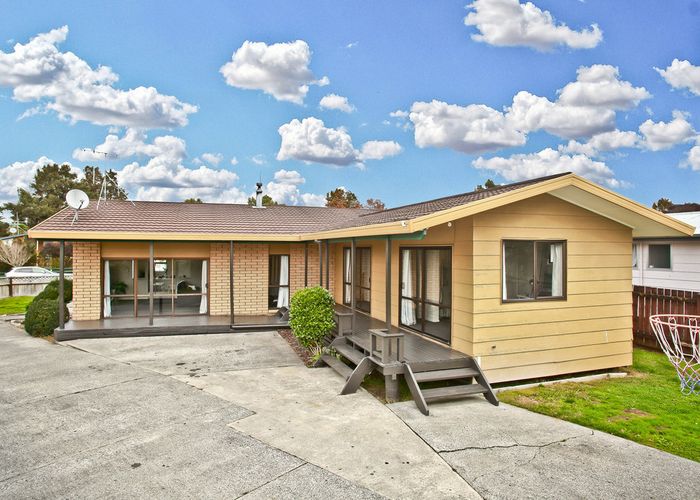  at 24 Hibiscus Avenue, Hamilton Lake, Hamilton