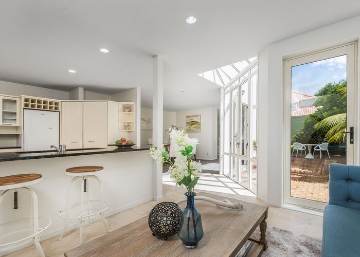  at 3/5 Momona Road, Greenlane, Auckland