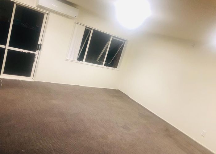  at 52 Glenveagh Park Drive, Weymouth, Auckland