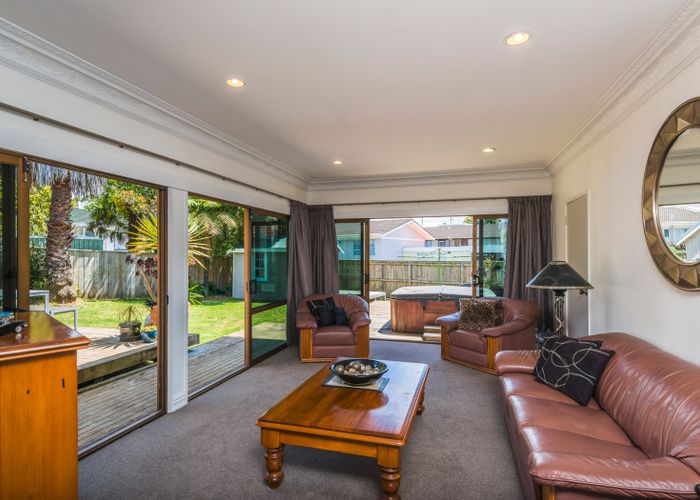  at 49 Wallace Road, Papatoetoe, Auckland