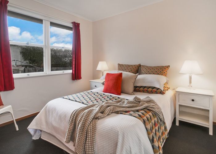  at 1/9 Wright Road, Point Chevalier, Auckland