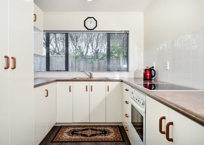  at 8A Alberta Street, Point Chevalier, Auckland