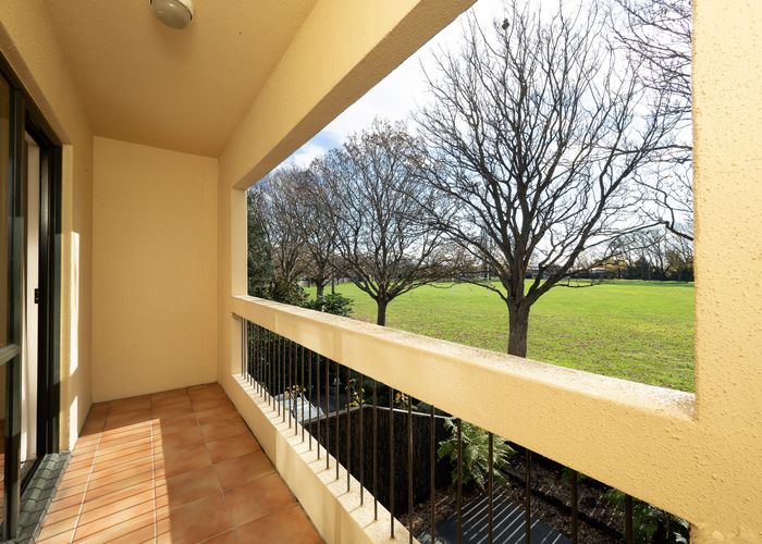  at 2/17 Devon Street, Sydenham, Christchurch