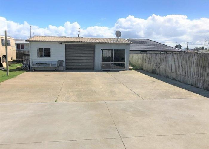  at 6 Fleming Street, Mangere East, Auckland